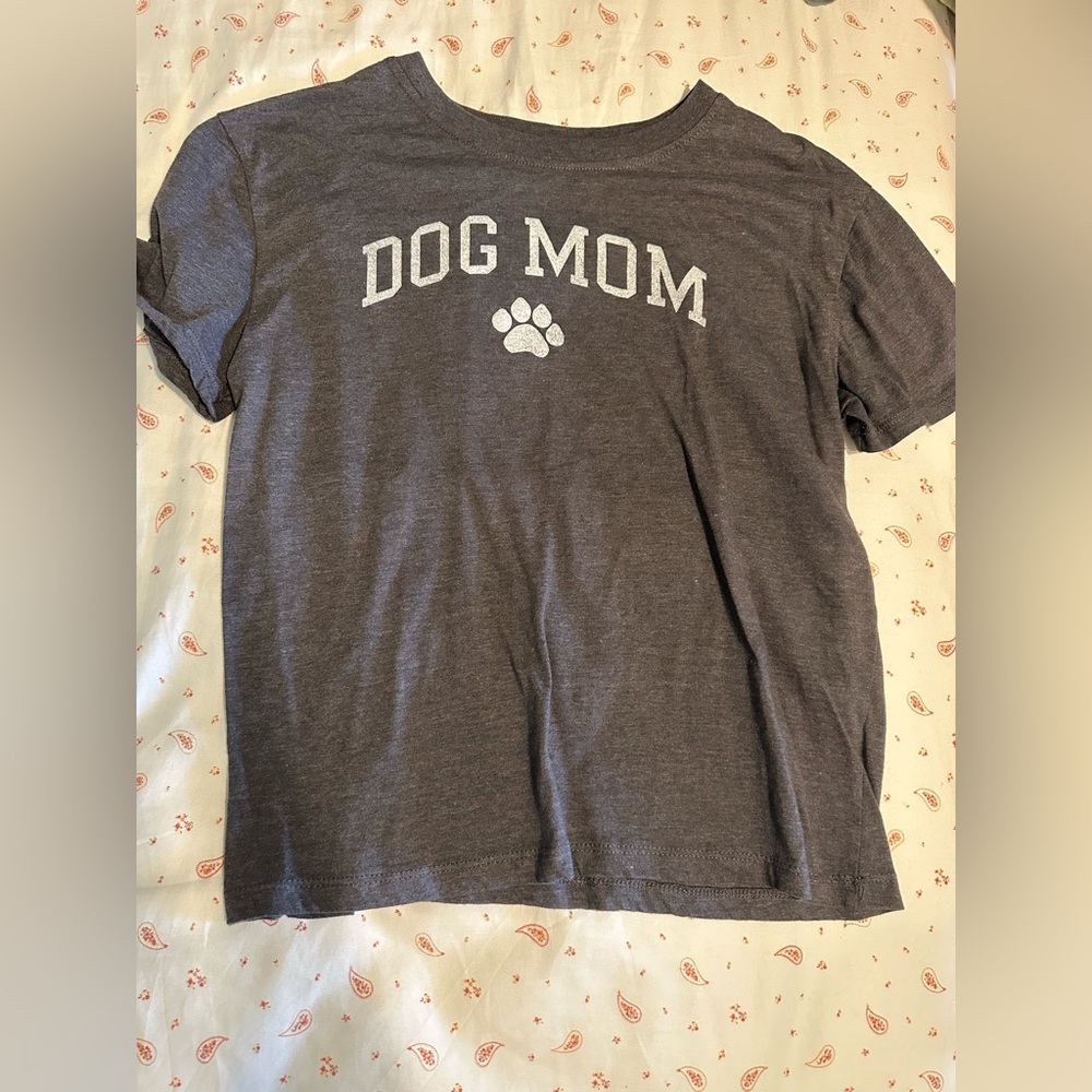 Dog mom t-shirt